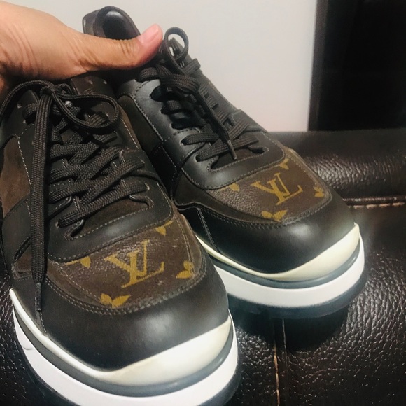 Authentic Louis vuitton shoes - Picture 9 of 13